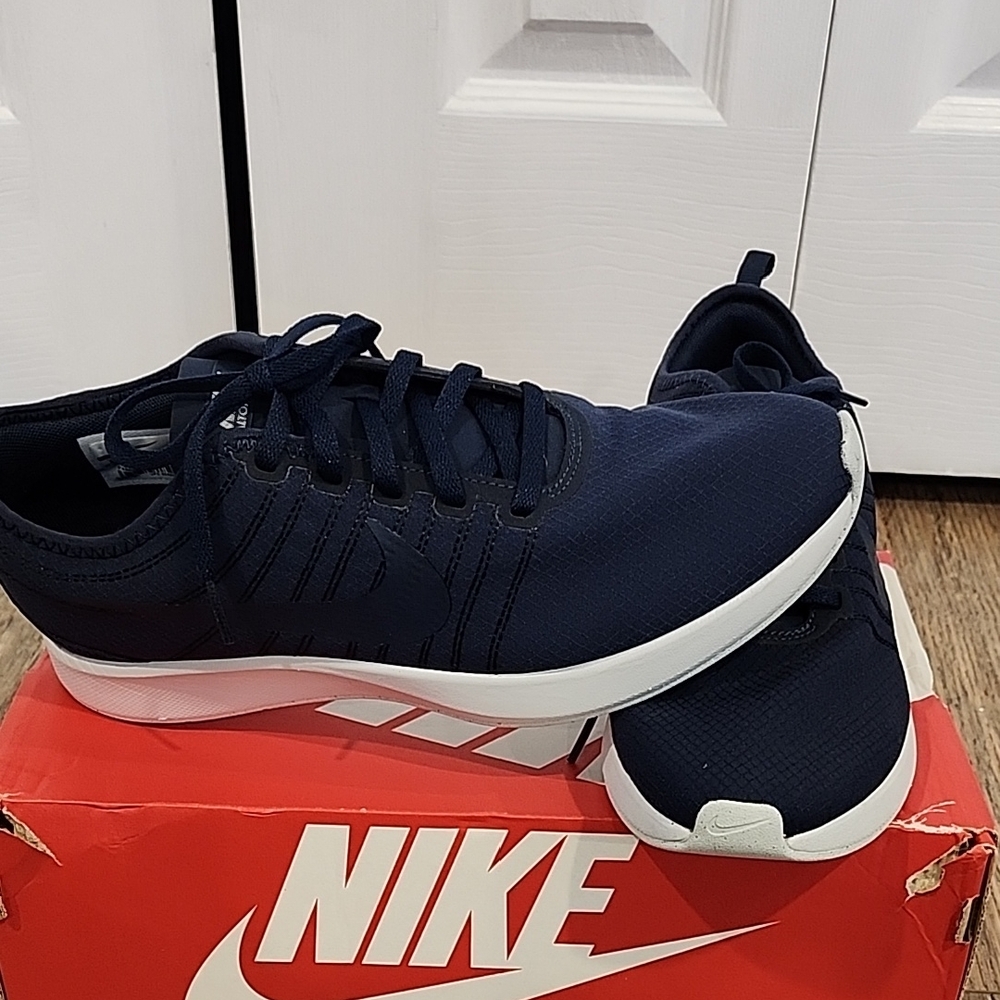 Nike Men's Dark Blue Sneakers